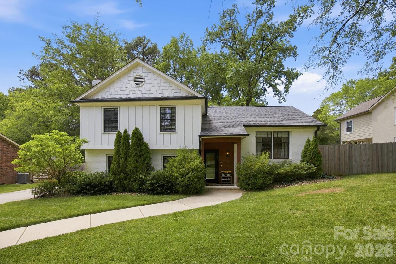 1325 Braeburn Rd., Charlotte, NC 28211