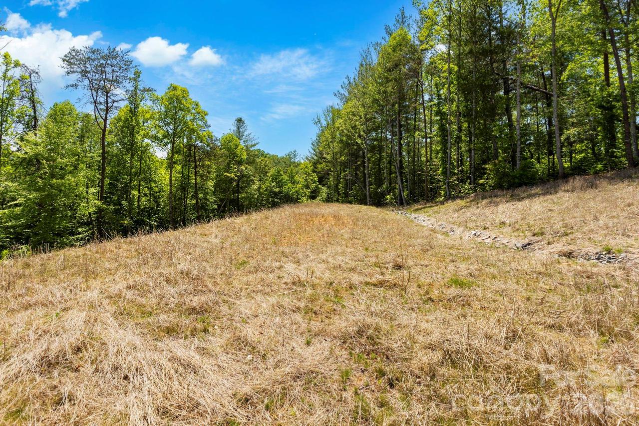 151 Riverbend Forest Dr., Asheville, NC 28805