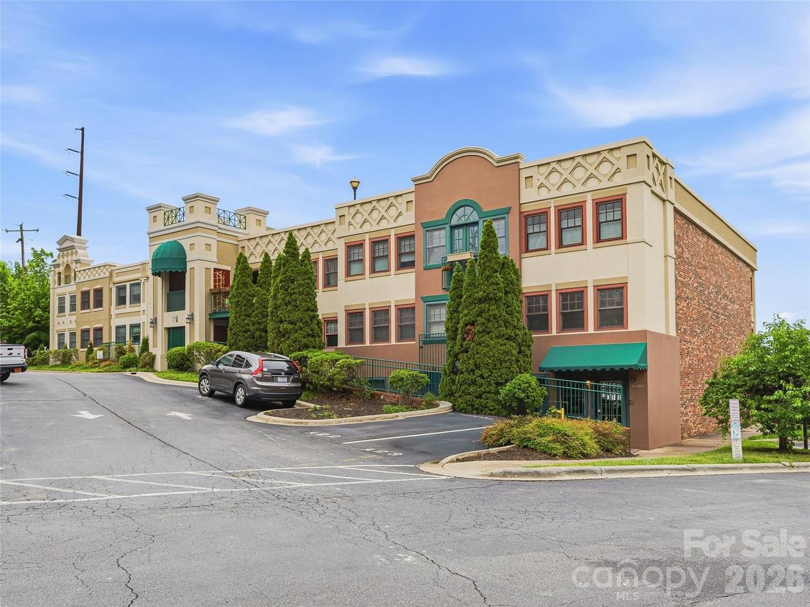 37 Hiawassee St. #E103, Asheville, NC 28801