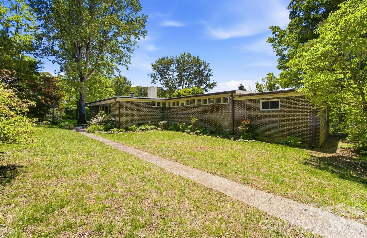 20 Reed Rd., Asheville, NC 28805