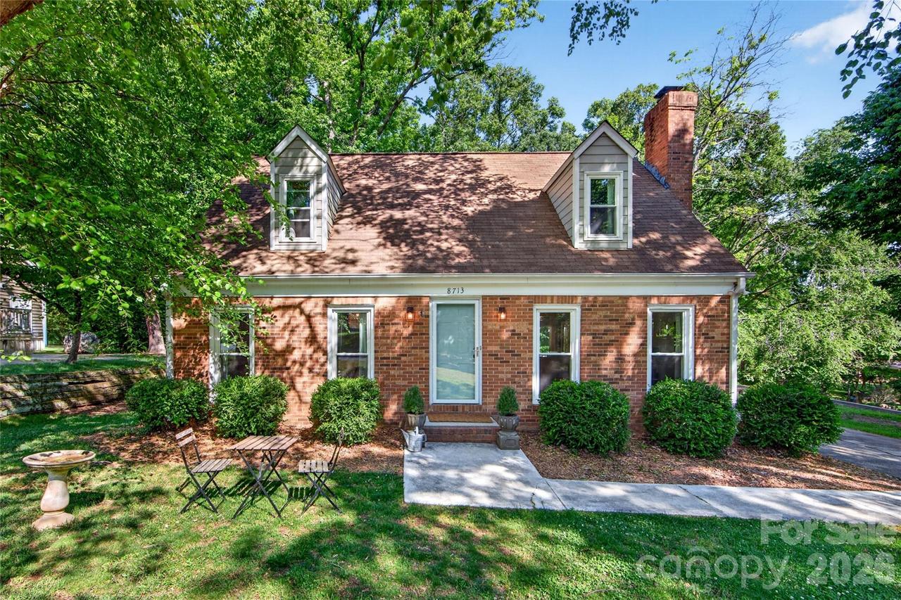 8713 Golf Ridge Dr., Charlotte, NC 28277