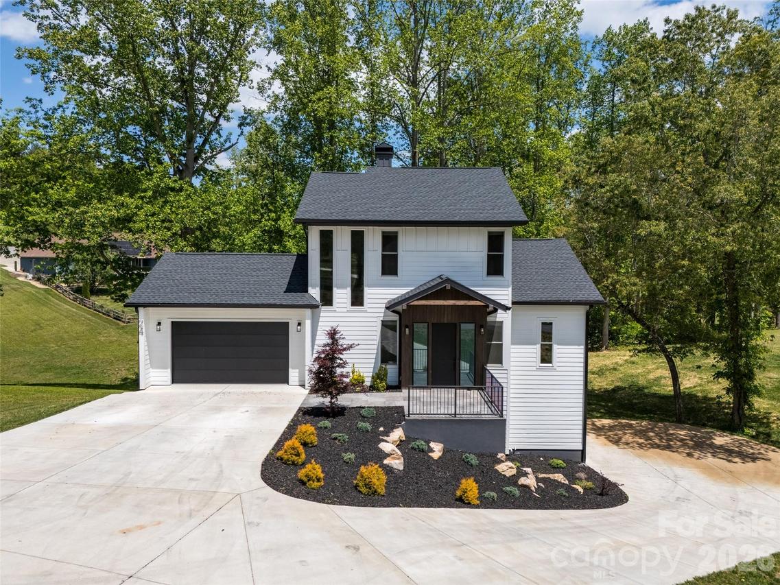 24 Copper Mill Ct., Candler, NC 28715