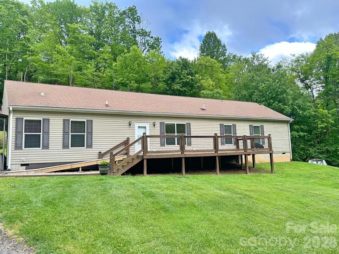 10 Betty's Dr., Waynesville, NC 28786