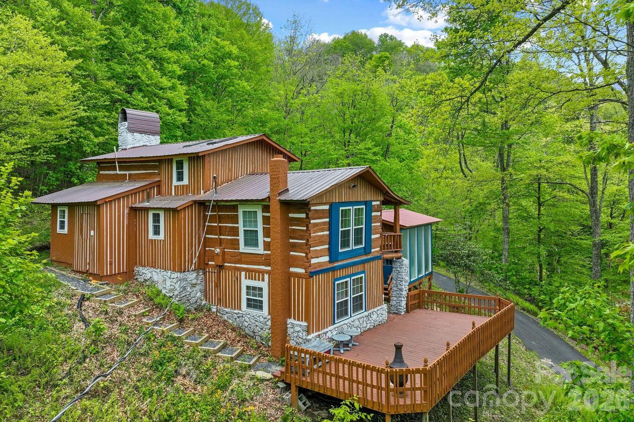 285 Glenaire Dr., Mars Hill, NC 28754