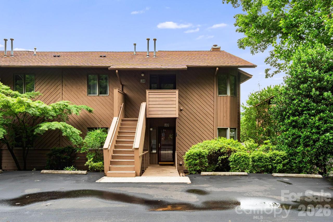 305 Piney Mountain Dr. #J2, Asheville, NC 28805