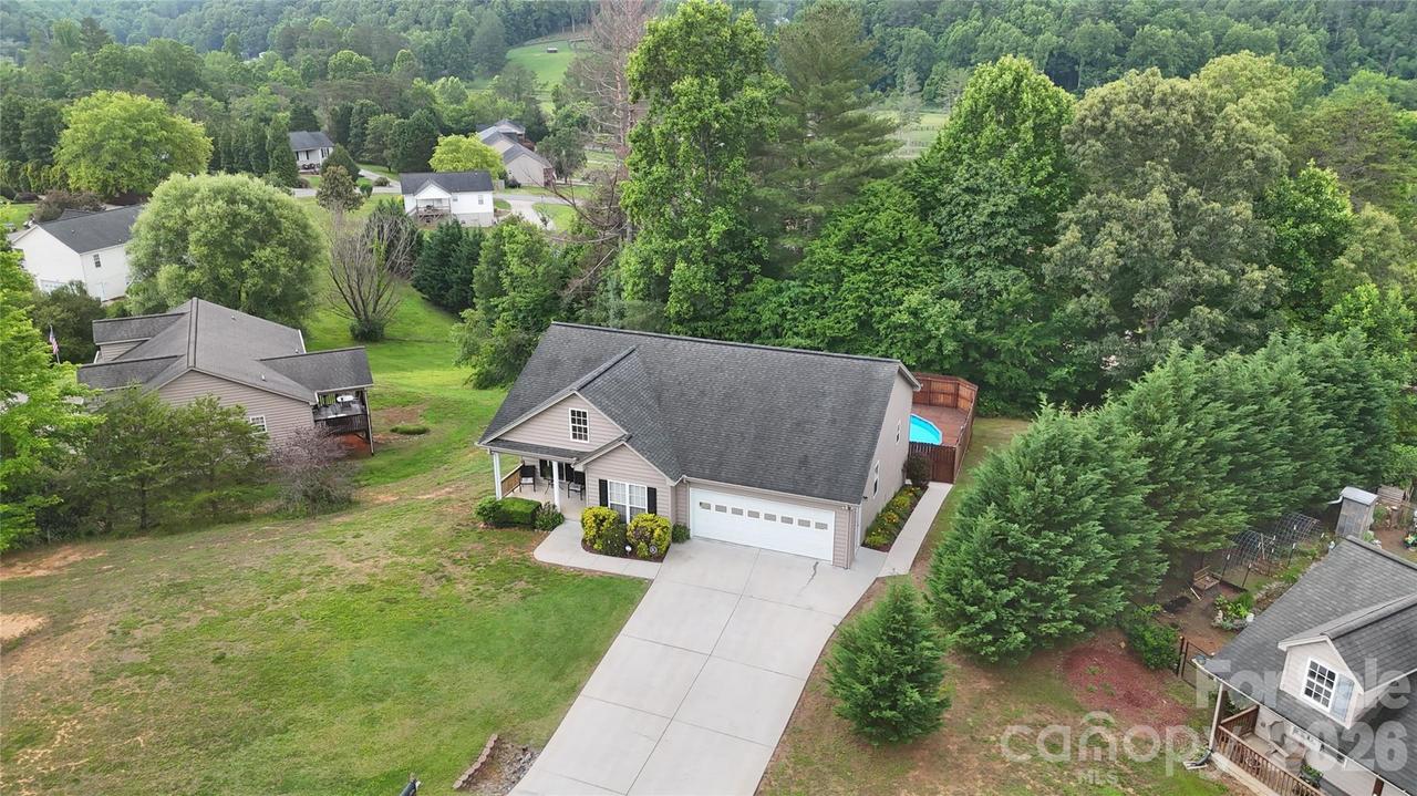 3933 Rocky Brook Pl., Lenoir, NC 28645