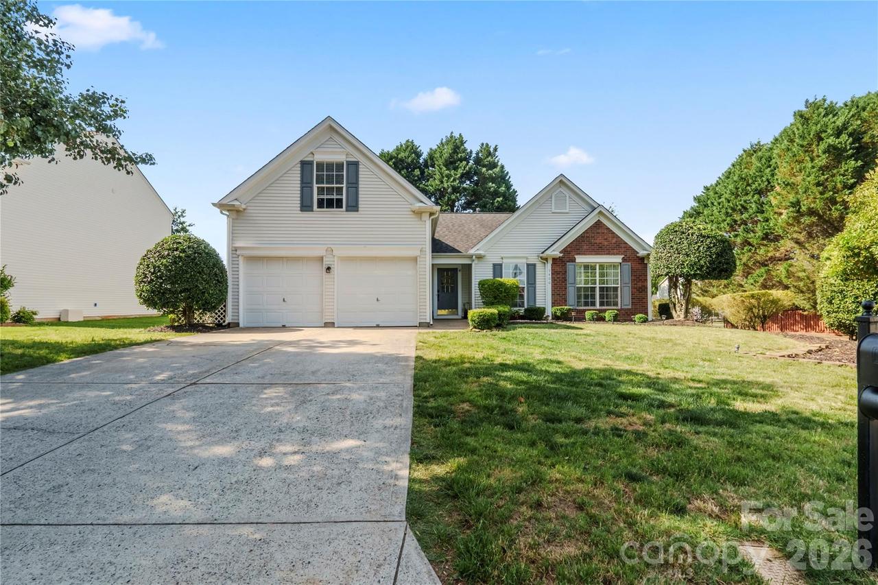 9400 Shepparton Dr., Huntersville, NC 28078