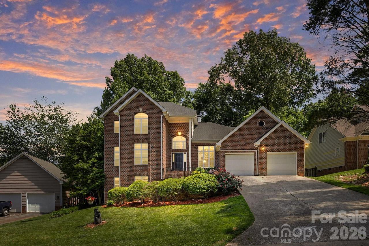 9111 Brocklehurst Ln., Charlotte, NC 28215
