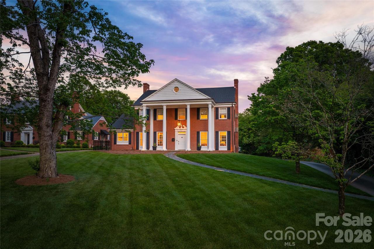 319 W Union St., Morganton, NC 28655