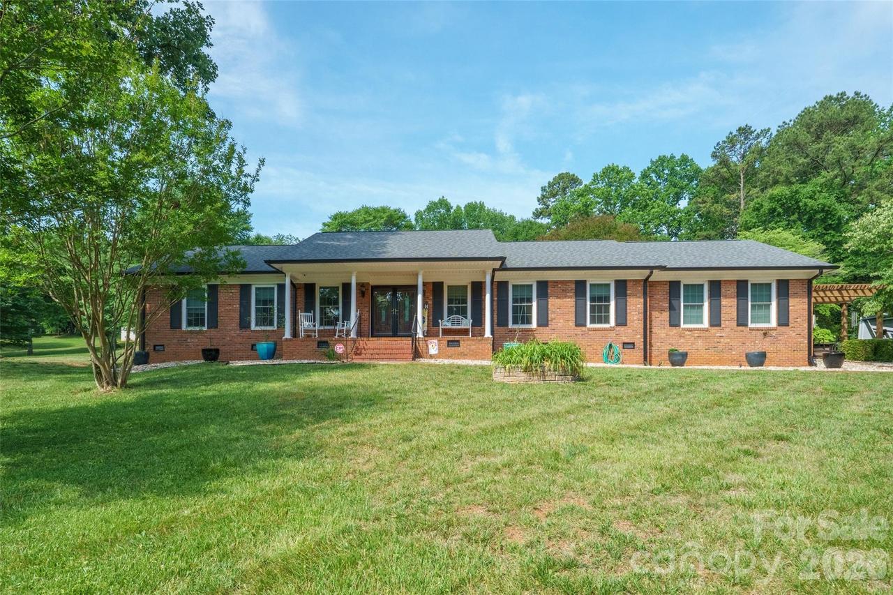 435 W Central Ave., Mount Holly, NC 28120