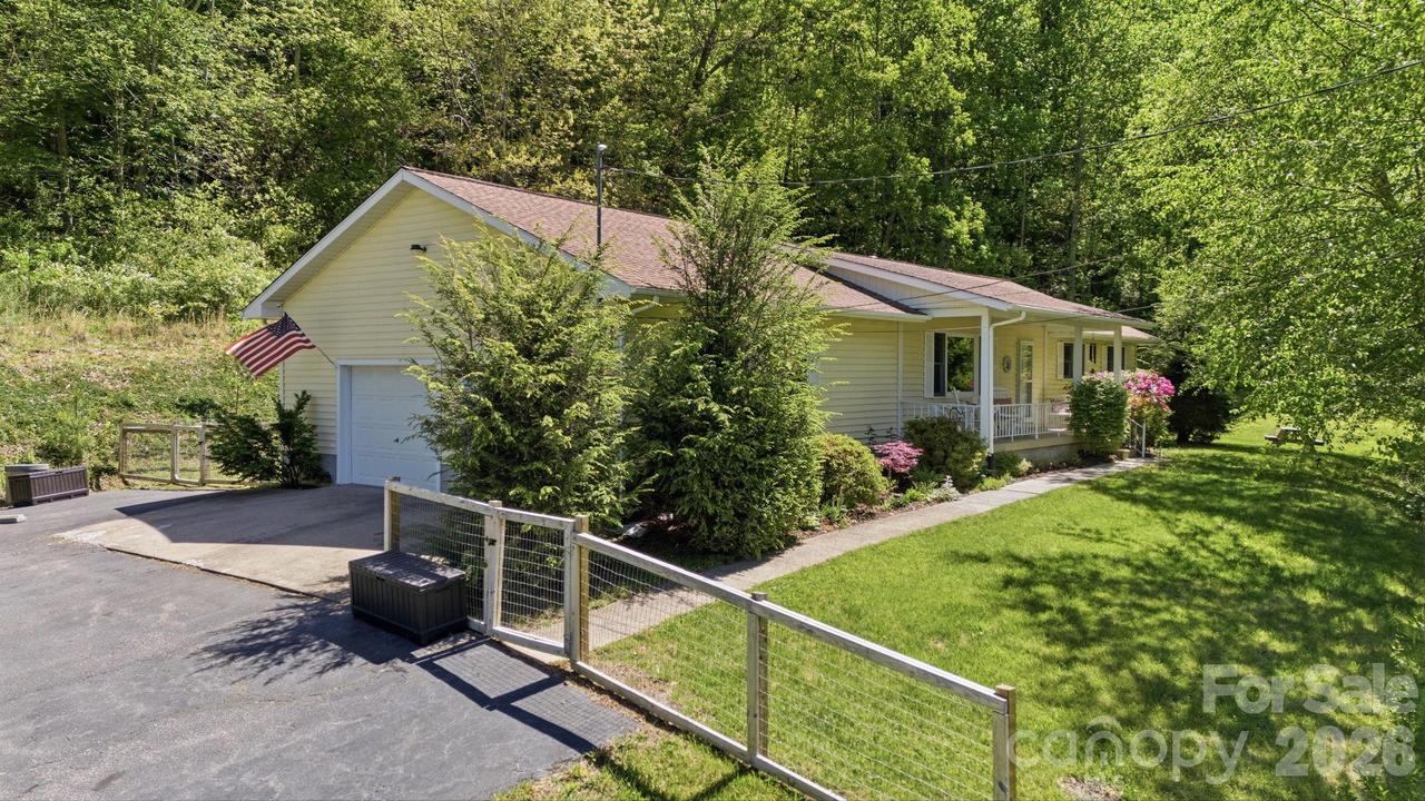 753 Bolens Creek Rd., Burnsville, NC 28714