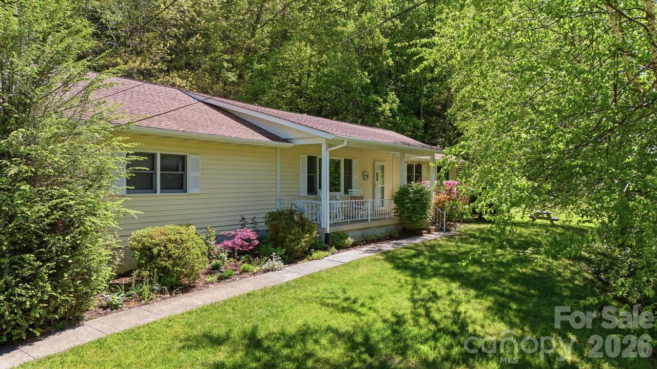 753 Bolens Creek Rd., Burnsville, NC 28714