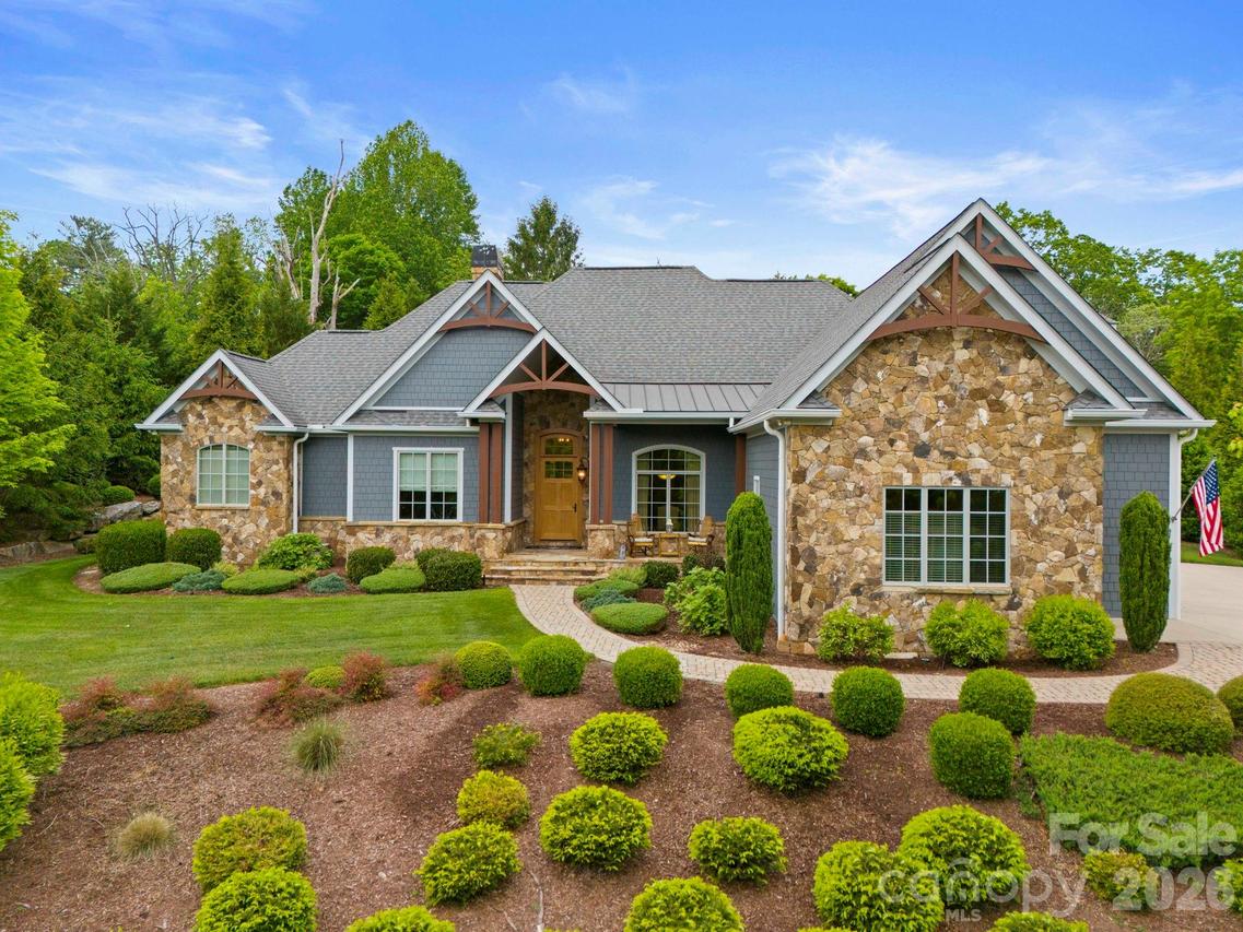 390 Shipman Pkwy., Flat Rock, NC 28731