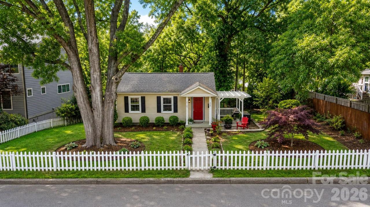 1712 Dunkirk Dr., Charlotte, NC 28203