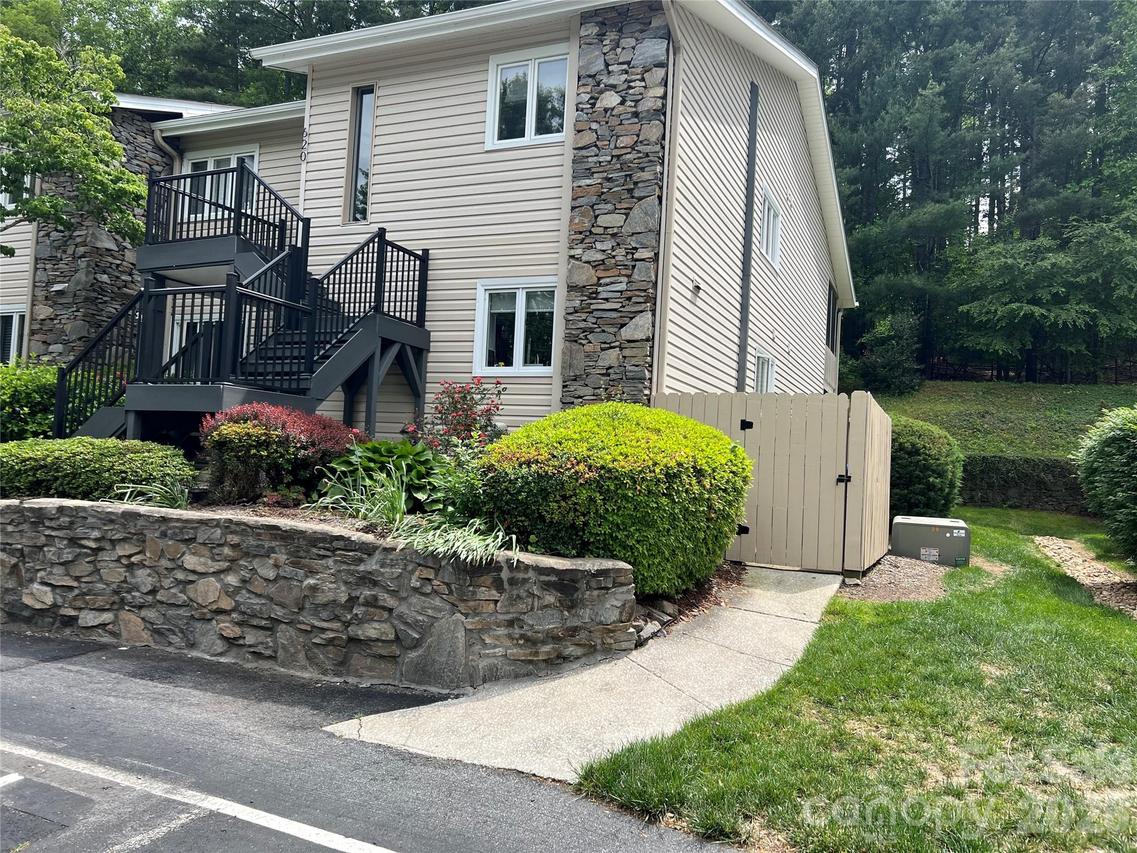 610 Britton Creek Dr., Hendersonville, NC 28791