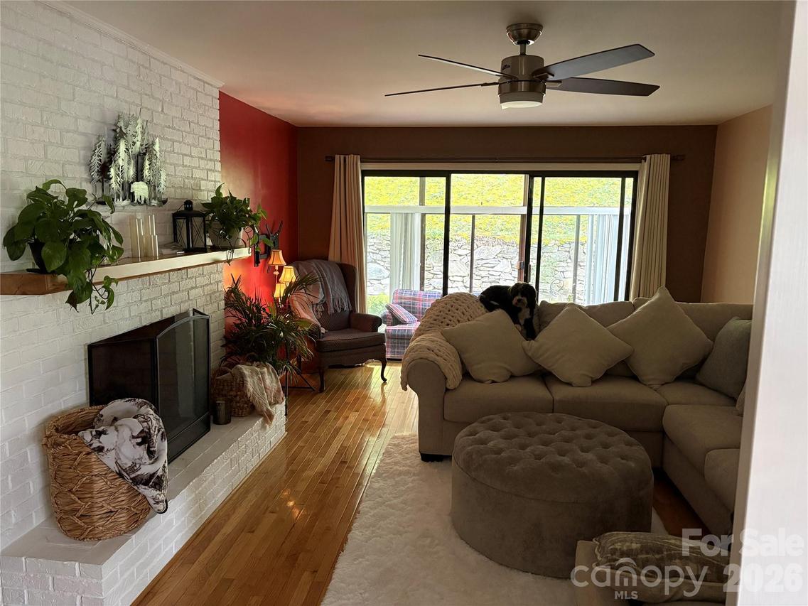 610 Britton Creek Dr., Hendersonville, NC 28791
