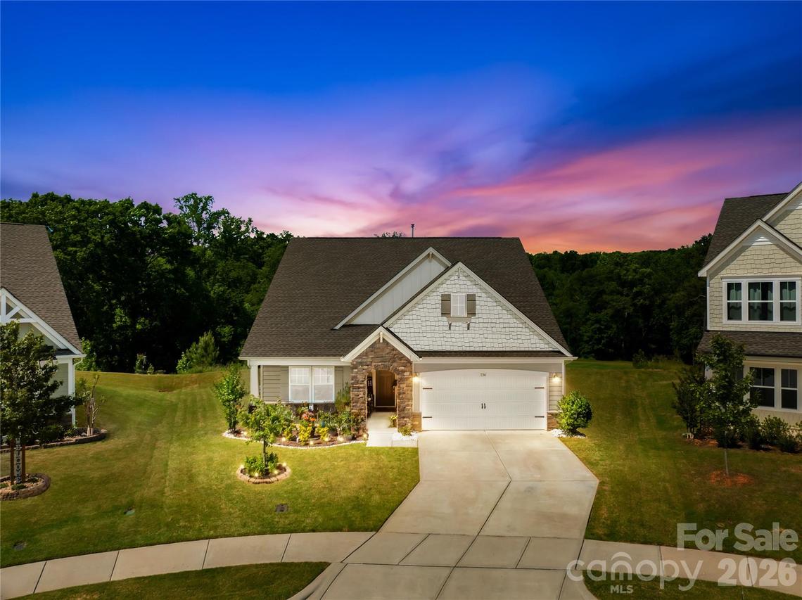 134 Divot Ln., Statesville, NC 28677