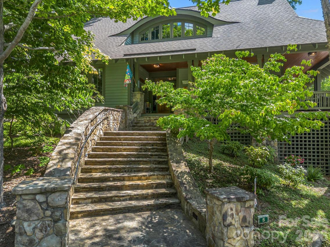 5 Longfellow Dr., Black Mountain, NC 28711