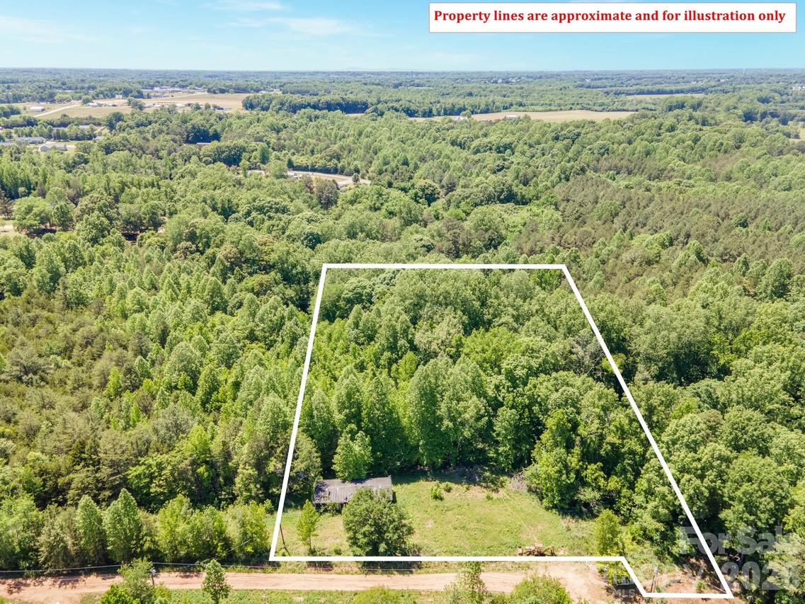 435 Wal Hollow Ln., Mooresville, NC 28115