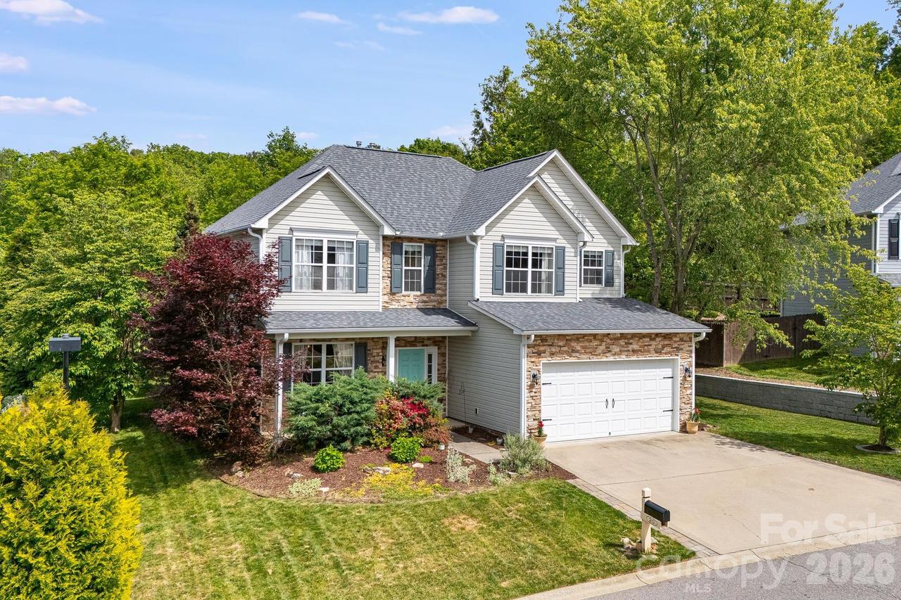 20 Stone River Dr., Asheville, NC 28804