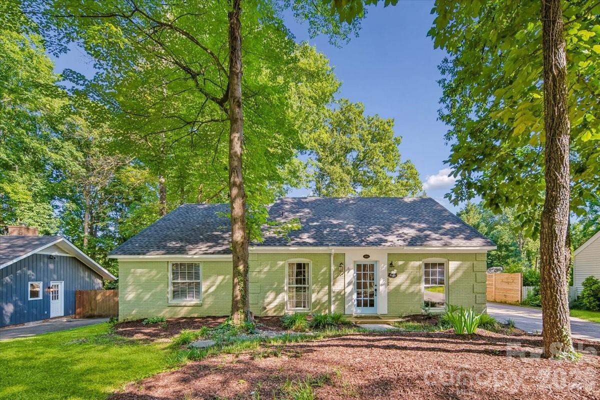 1005 Pinafore Dr., Charlotte, NC 28212
