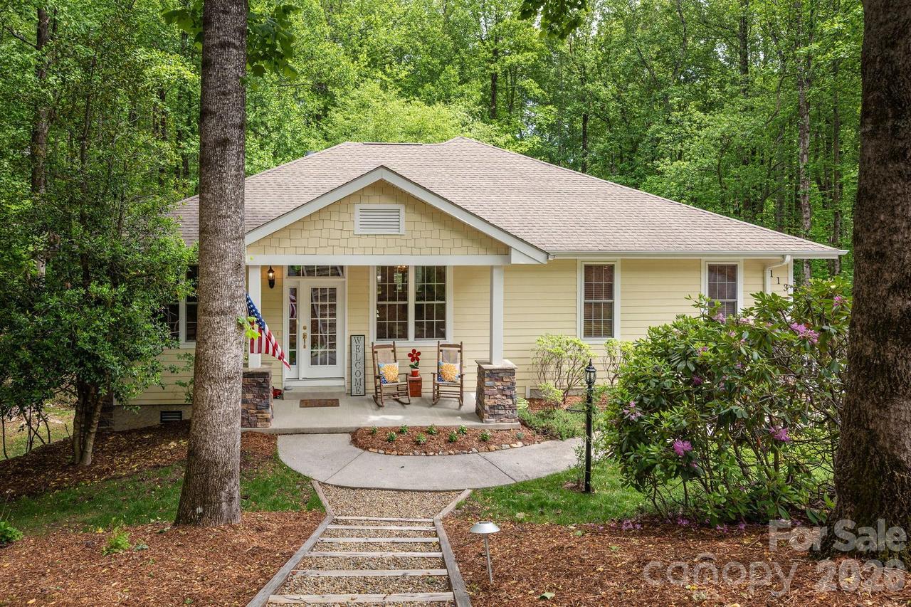 113 Chancery Ct., Flat Rock, NC 28731
