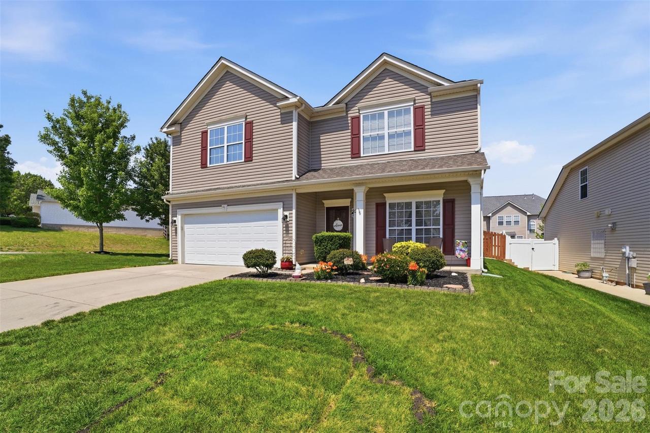 1464 Moss Creek Dr., Harrisburg, NC 28075