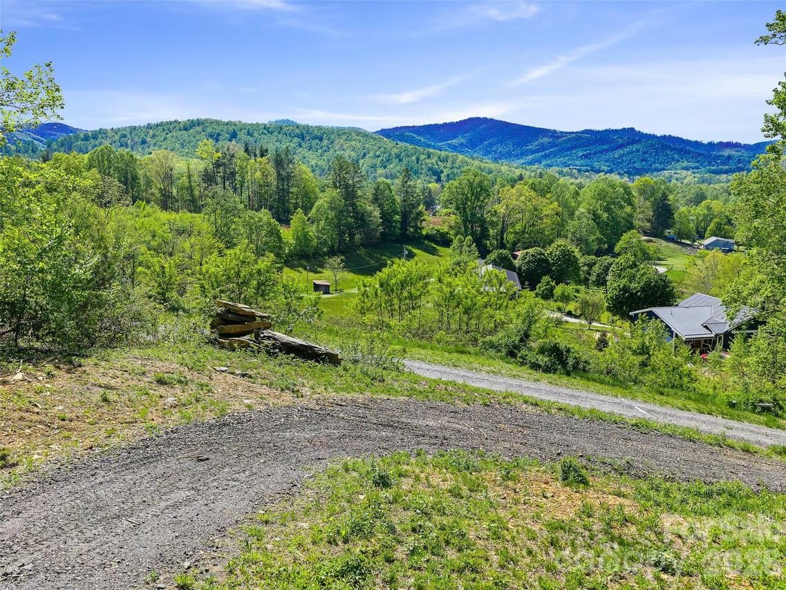 85 Shangrila Tr. #2, Spruce Pine, NC 28777