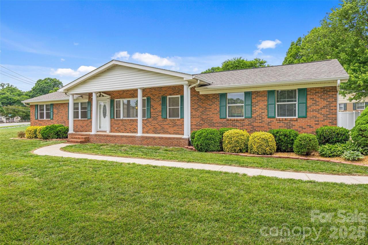 2430 Old Cedarwood Dr., Concord, NC 28027