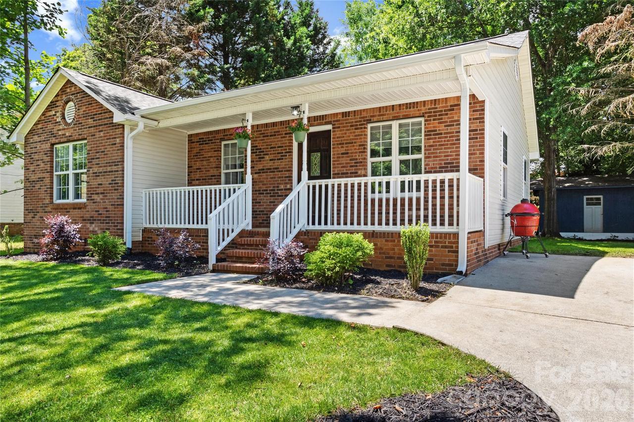 399 Windward Cir., Mocksville, NC 27028
