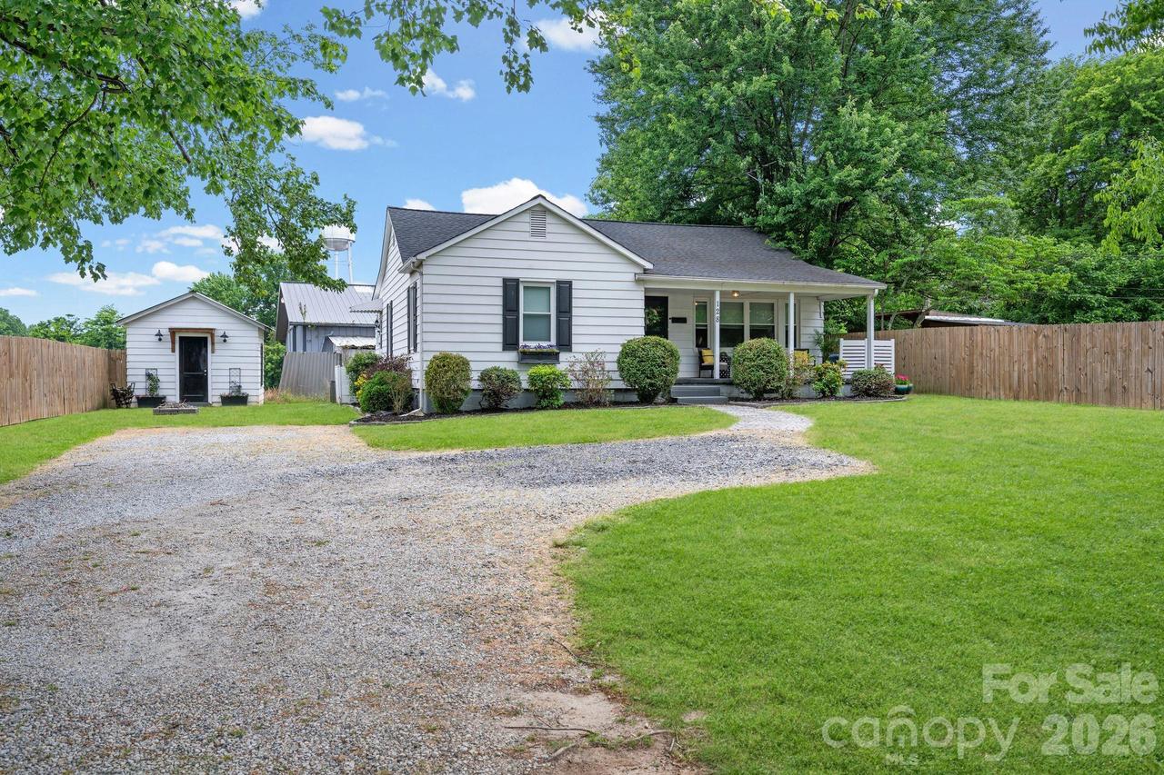 128 Avon St., Mocksville, NC 27028