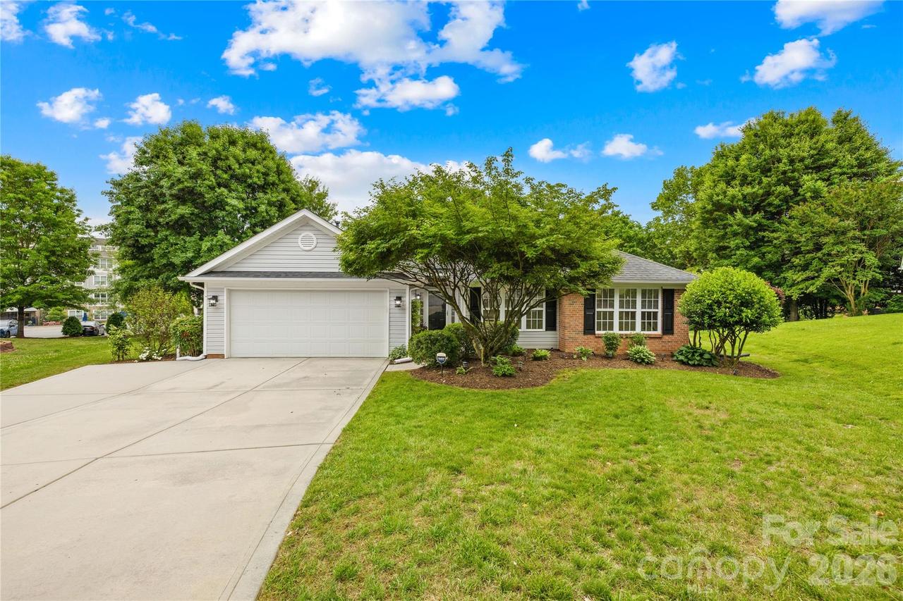 124 Huckleberry Ln., Mount Holly, NC 28120
