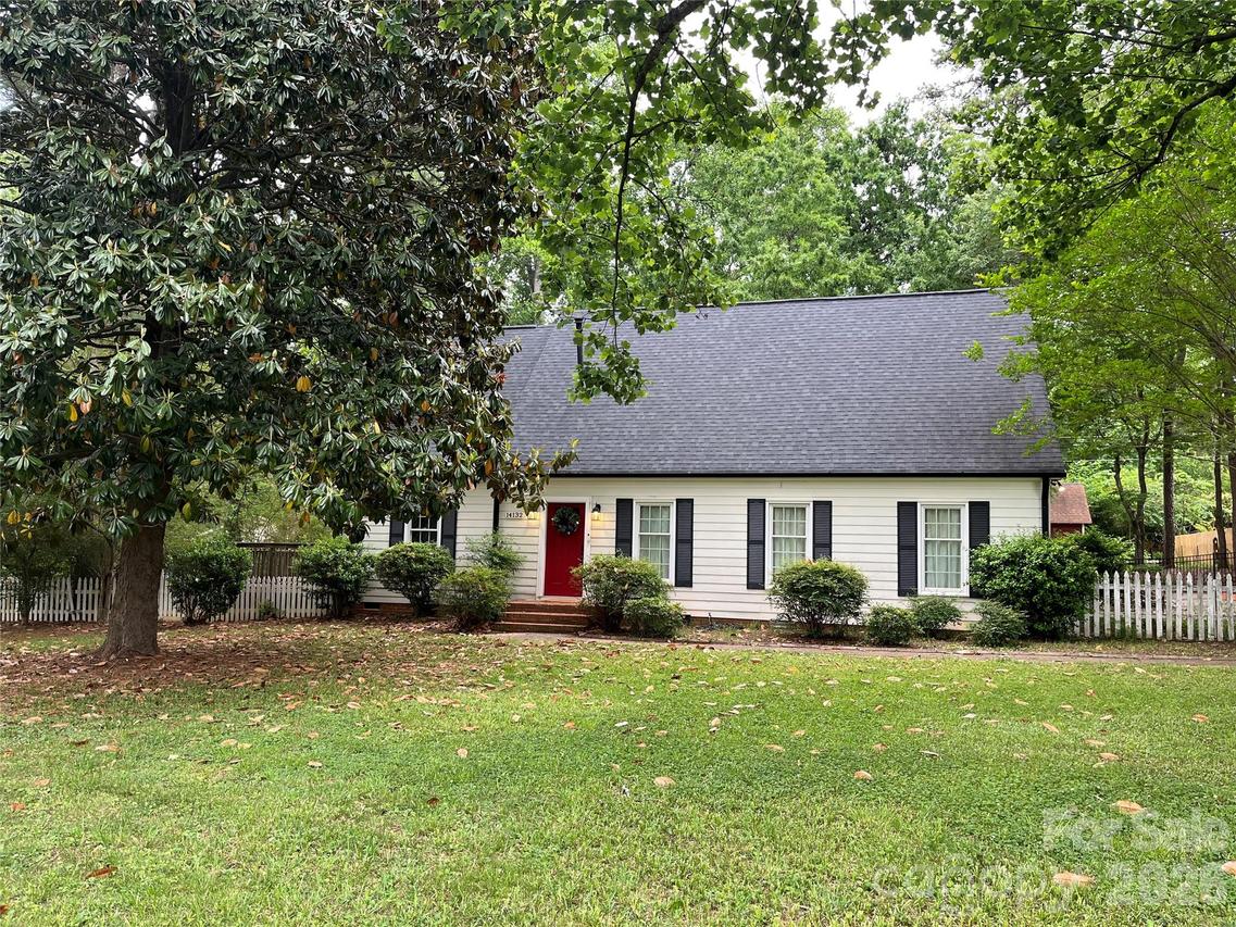 14132 Honeysuckle Ridge Dr., Matthews, NC 28105