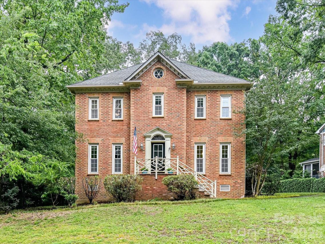 10341 Avondale Ave., Charlotte, NC 28210