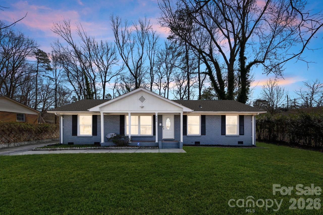 4508 Belle Plaine Dr., Charlotte, NC 28215