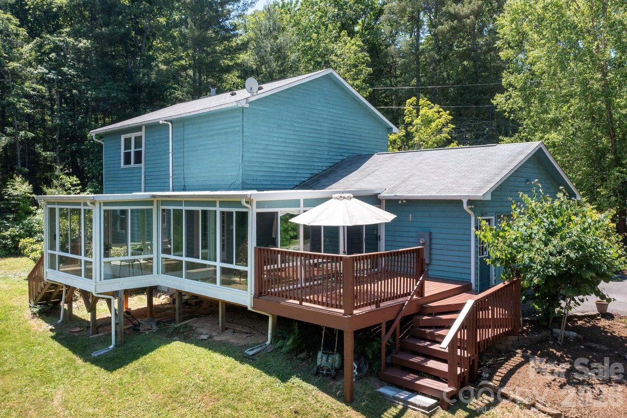 109 Lovers Loop Rd., Asheville, NC 28803