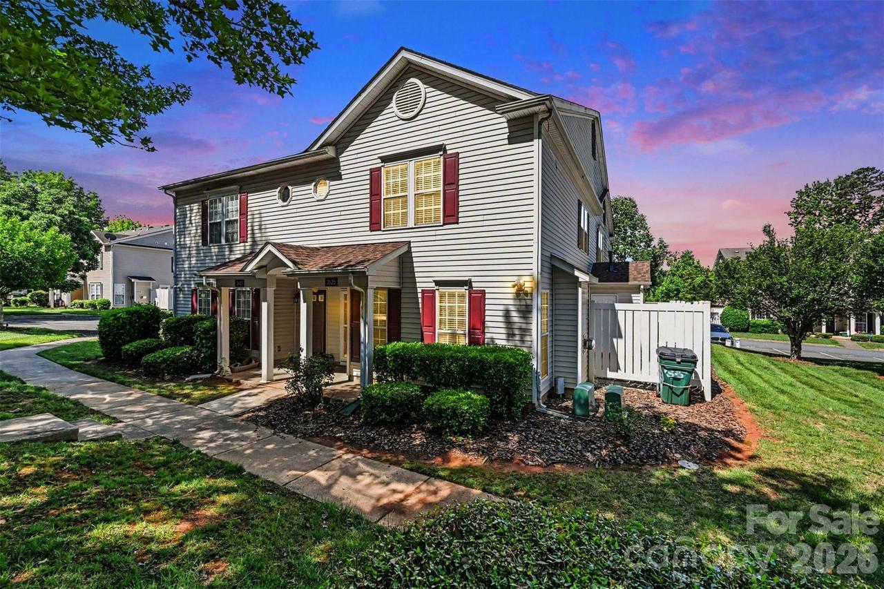 2635 Meadow Knoll Dr., Charlotte, NC 28269