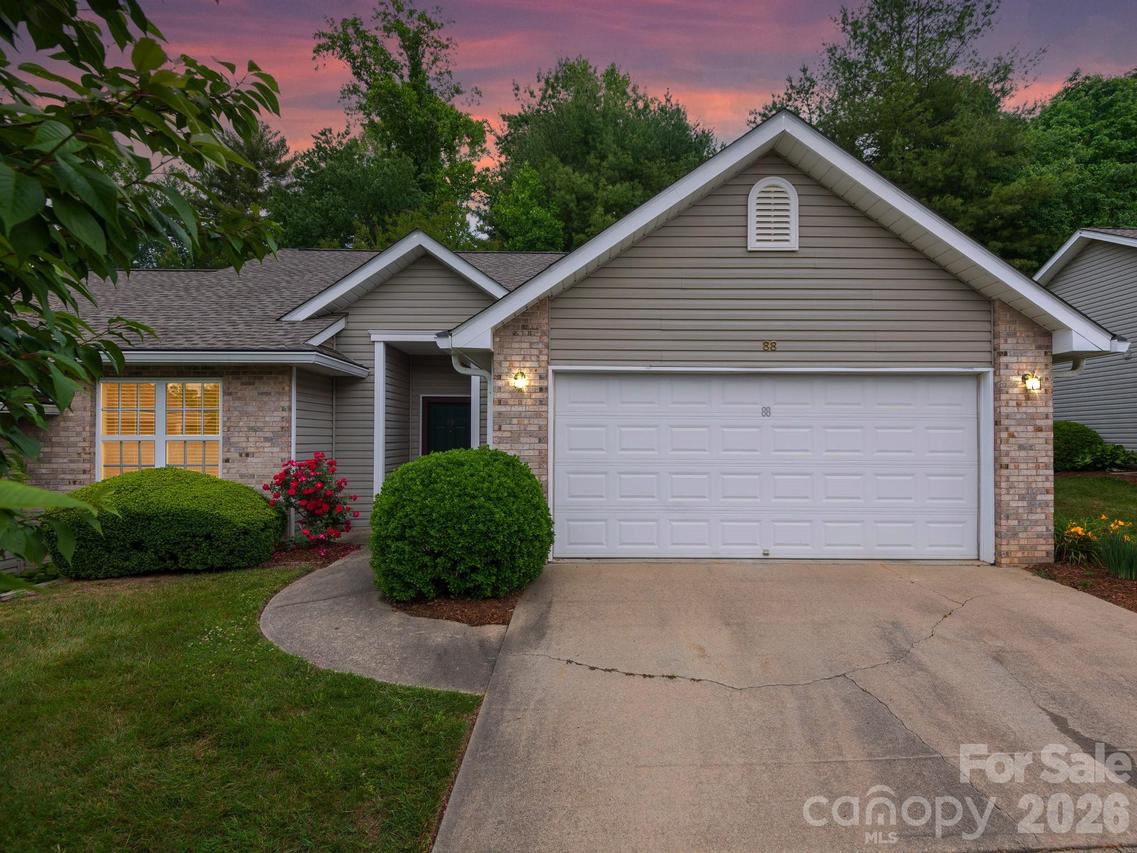 88 Wiltshire Cir., Fletcher, NC 28732