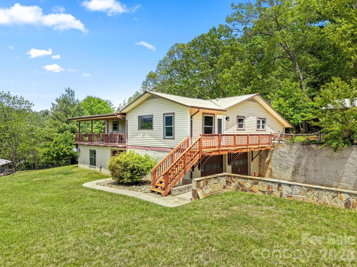 208 Quail Ridge Tr., Franklin, NC 28734