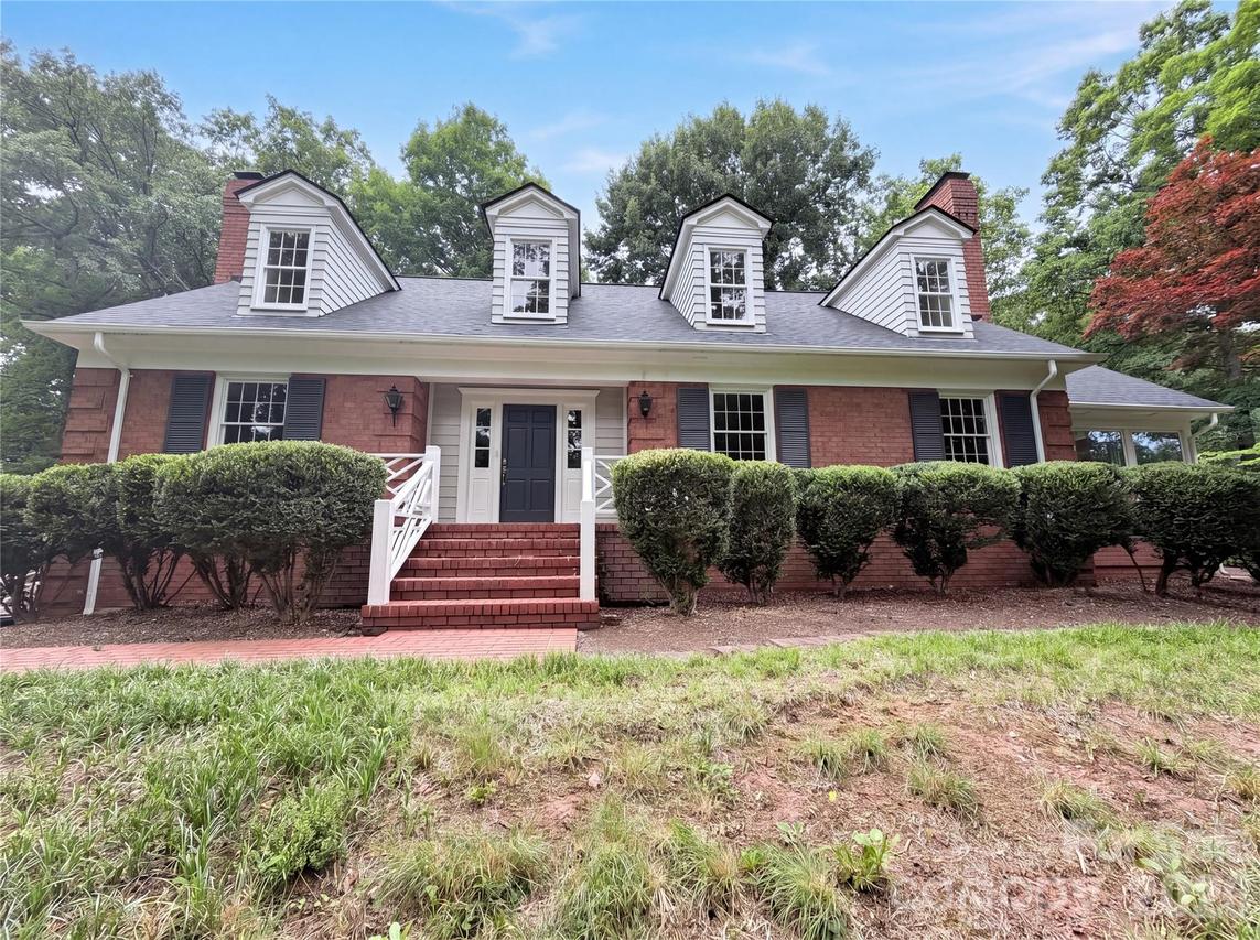 318 Valley Stream Rd., Statesville, NC 28677