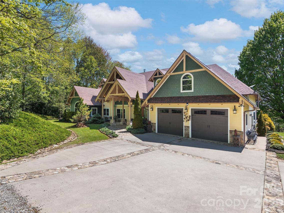 350 Snow Flake Ln., Maggie Valley, NC 28751