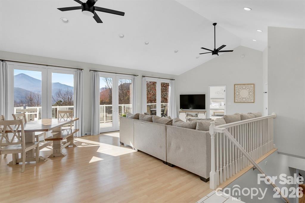 56 Great Horned Owl Rd., Candler, NC 28715