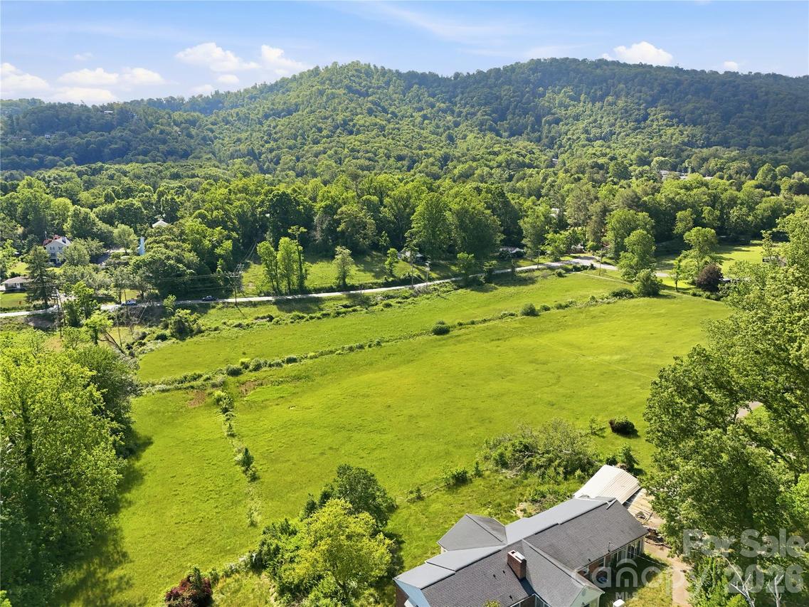 767 New Haw Creek Rd., Asheville, NC 28805