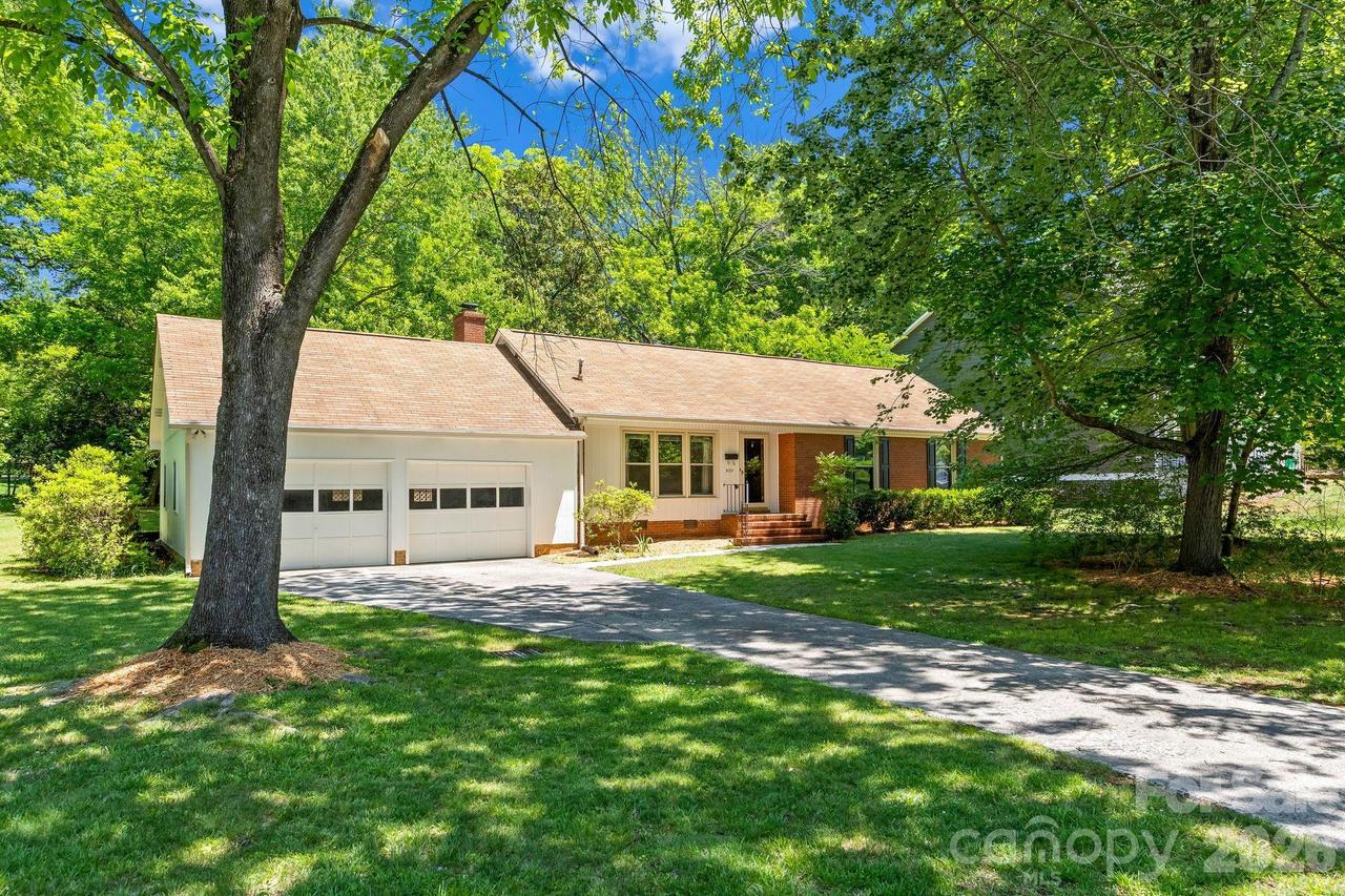 3137 Frederick Pl., Charlotte, NC 28210