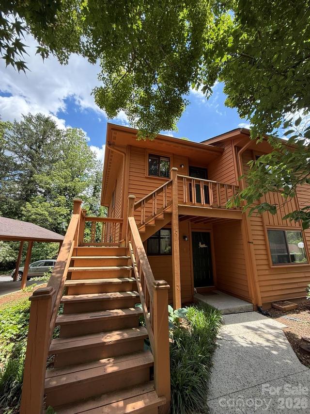 581 Courtwood Ln. #6, Hendersonville, NC 28739