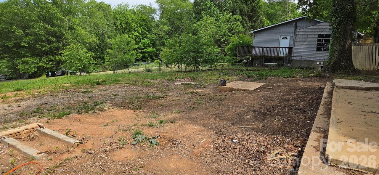 18 Paradise Ridge Rd., Candler, NC 28715
