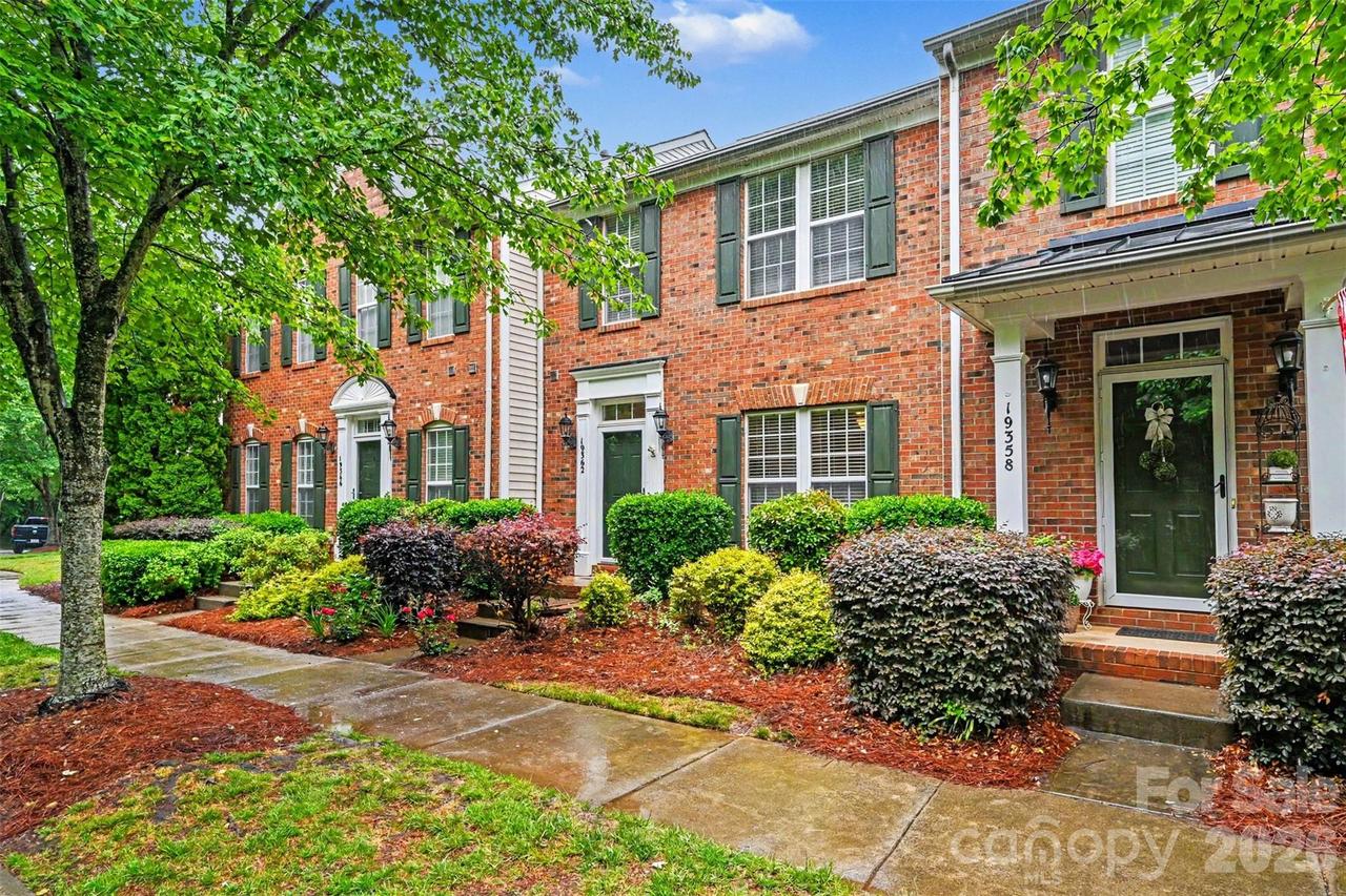 19362 Makayla Ln., Cornelius, NC 28031