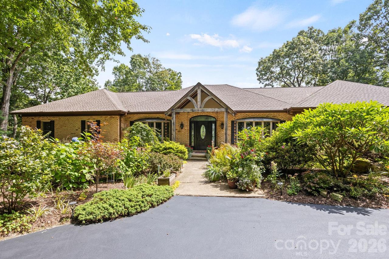 163 Old Poplar Ln., Flat Rock, NC 28731
