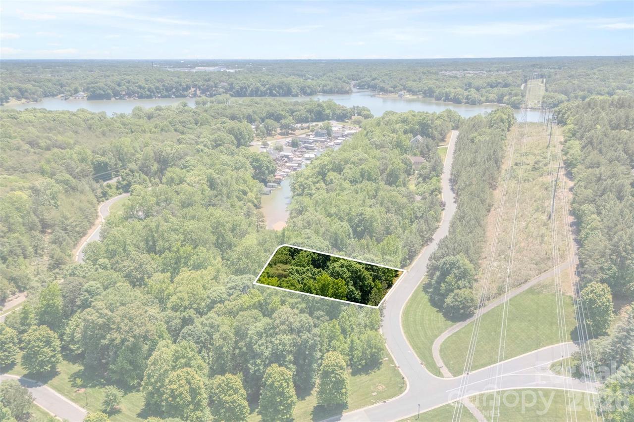 2009 Beauhaven Ln., Belmont, NC 28012