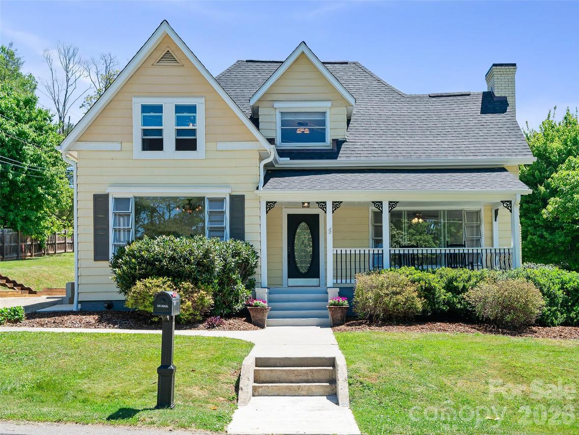 118 Robertson St., Burnsville, NC 28714